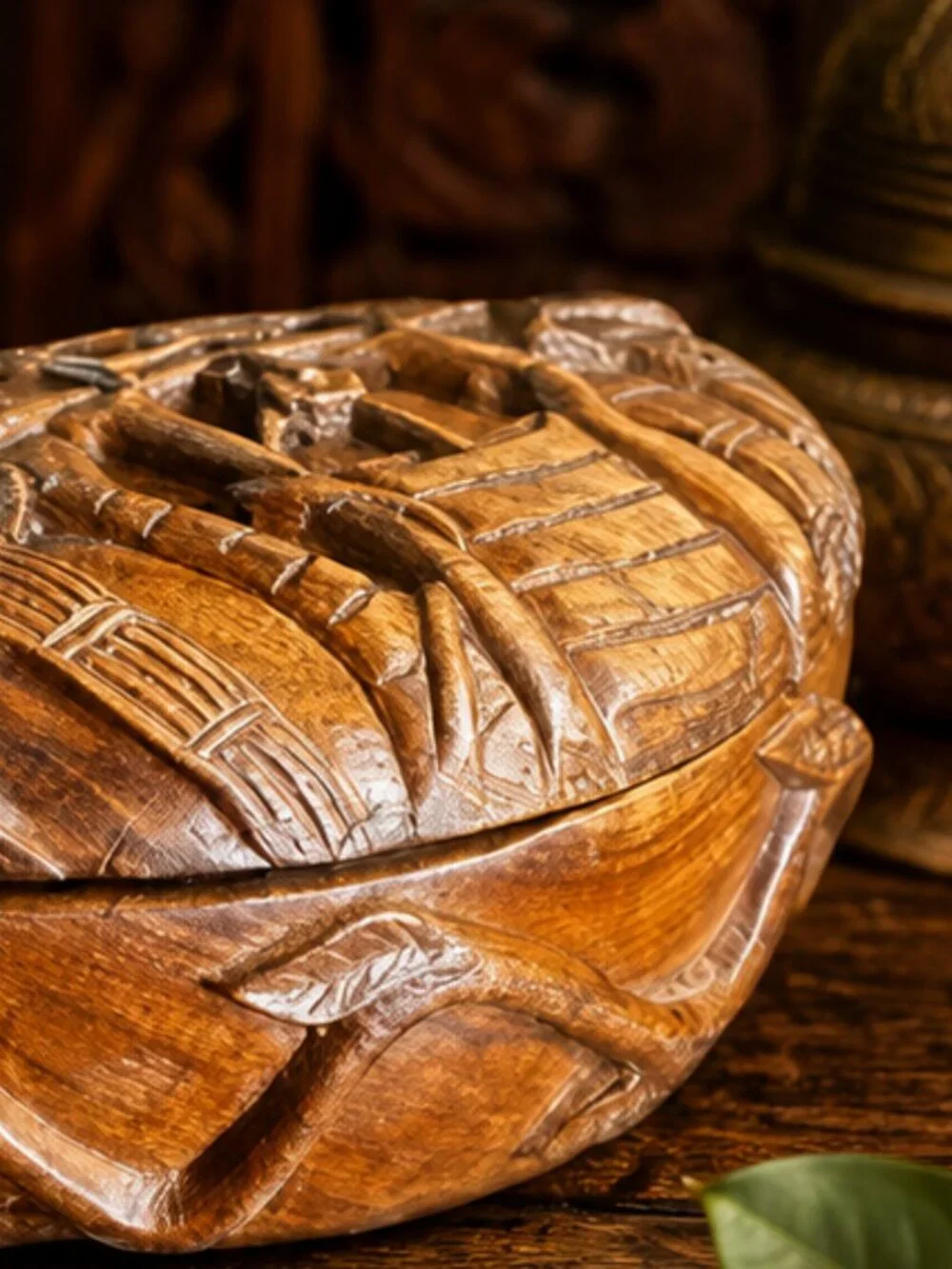 Vintage Hand Carved Folk Art Indonesian Balinese Wooden Snuff Box